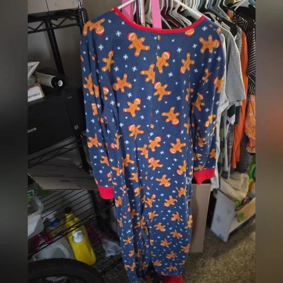 Macy's Festive Blue Pajama Set with Gingerbread Design - Picture 2 of 3